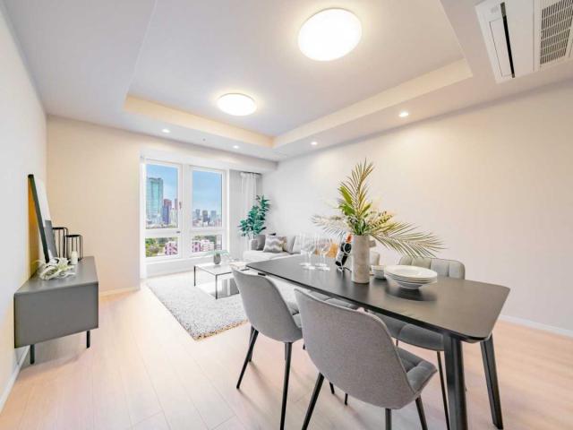 リビング・ダイニング：床暖房付き ・家具調度品等は販売価格に含まれておりません