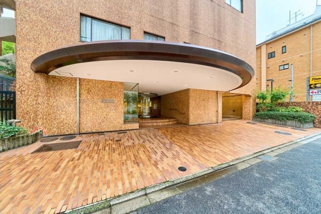 エントランス(撮影年月：2025年10月)