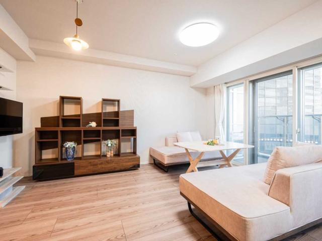 リビング・ダイニング：(右)洋室