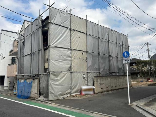 現地（古家あり）：全4区画（古家解体中）(撮影年月：2026年02月)