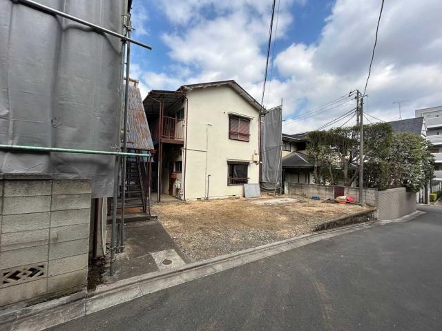 現地（古家あり）：全4区画（古家解体中）(撮影年月：2026年02月)