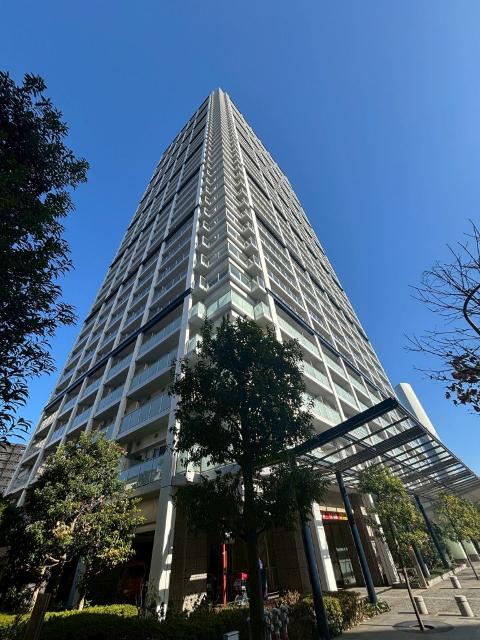 鉄筋コンクリート造・地上40階建て地下1階付・総戸数585戸