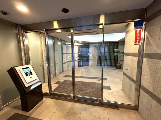 ライオンズシティ東京根岸 エントランス