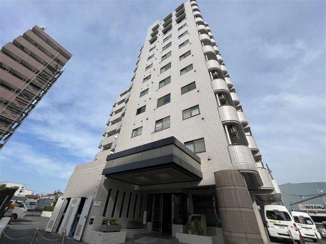 大通り沿いに立地する中高層マンション！