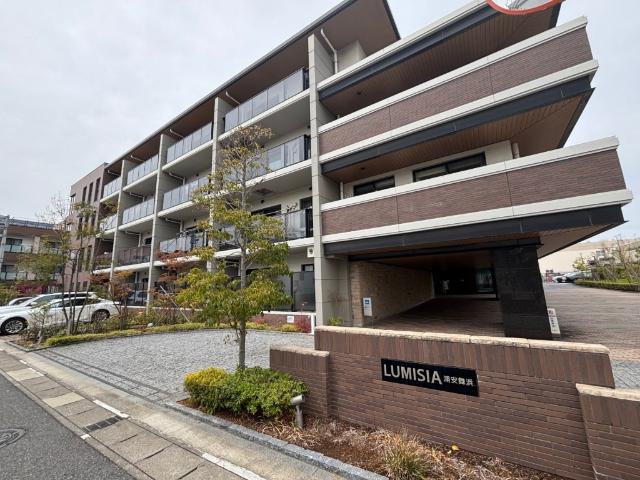 車寄せのあるエントランス4