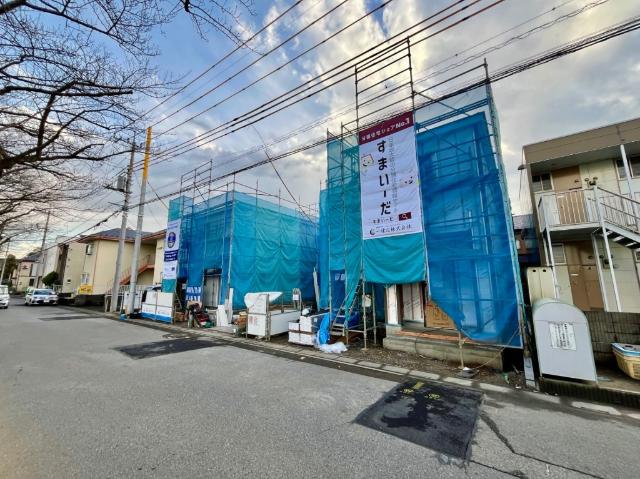 建築中