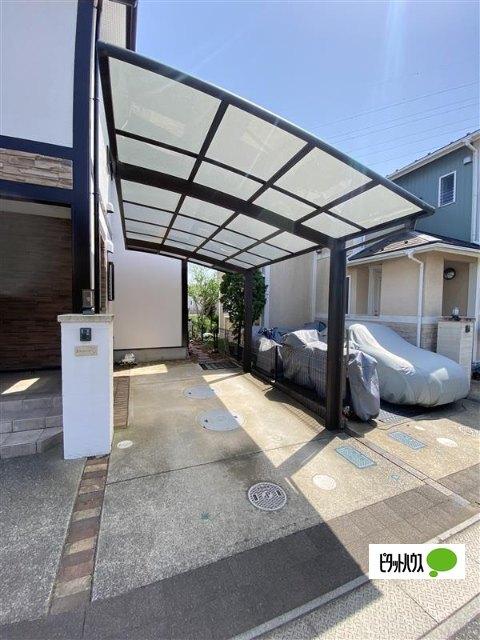 カーポートがあり大切な車を汚れから守れます。また雨にもぬれず乗車ができます！