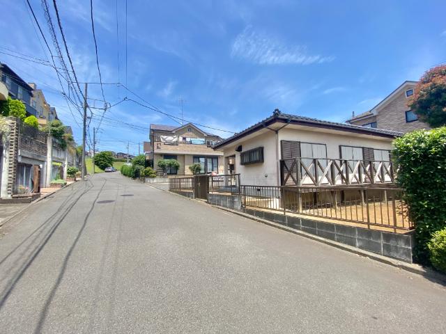 前面道路も広く駐車がしやすい環境です！