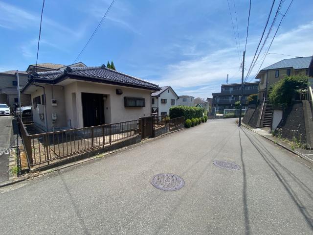 前面道路も広く駐車がしやすい環境です！