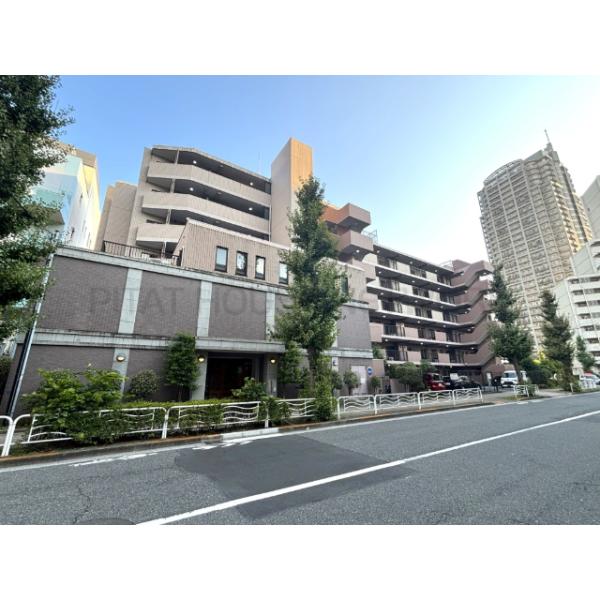 鉄筋コンクリート造地上7階建て・総戸数57戸