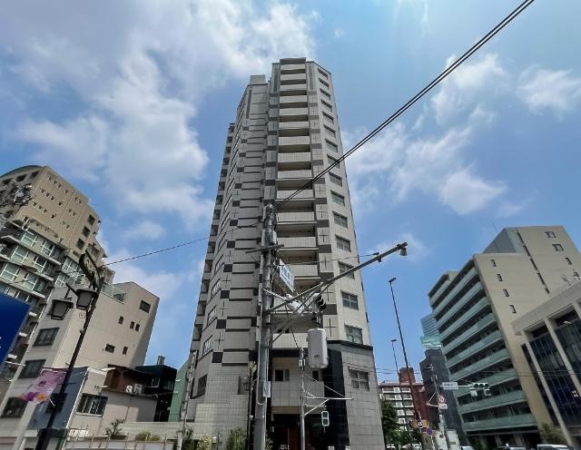 鉄筋コンクリート造地下2階付地上17階建て・総戸数96戸