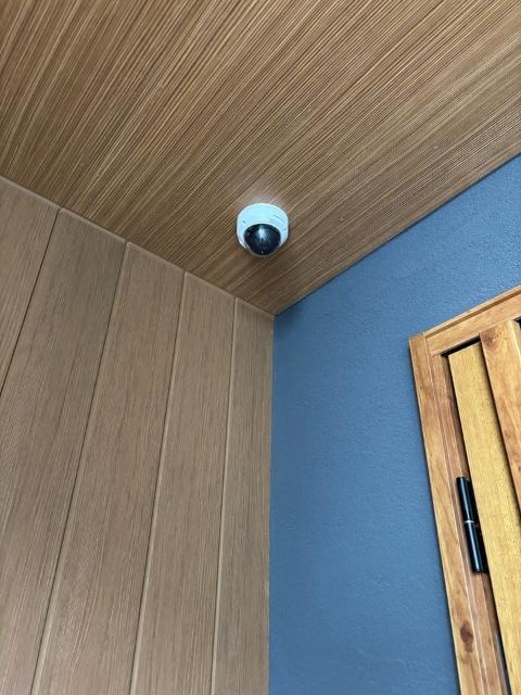 玄関には防犯カメラ付き