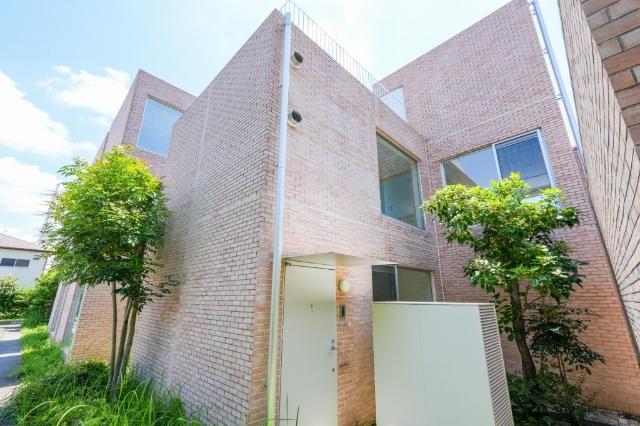 ガーデンコート成城　ＵＮＩＴＥＤ　ＣＵＢＥＳ 外観