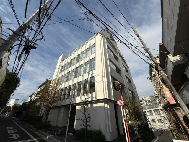 鉄筋コンクリート造地上6階建て・総戸数32戸