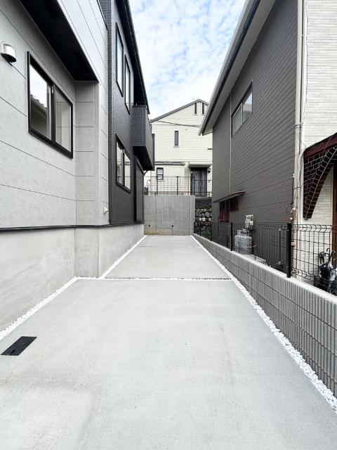 相模原市中央区横山６丁目新築戸建 駐車場
