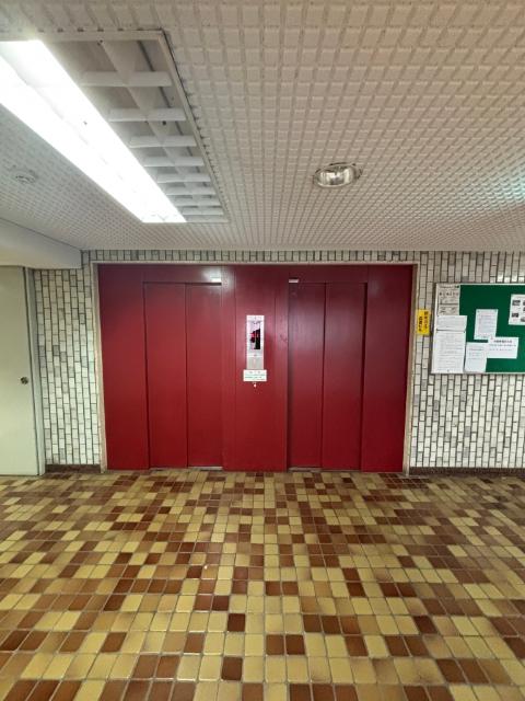エレベーター2基あり