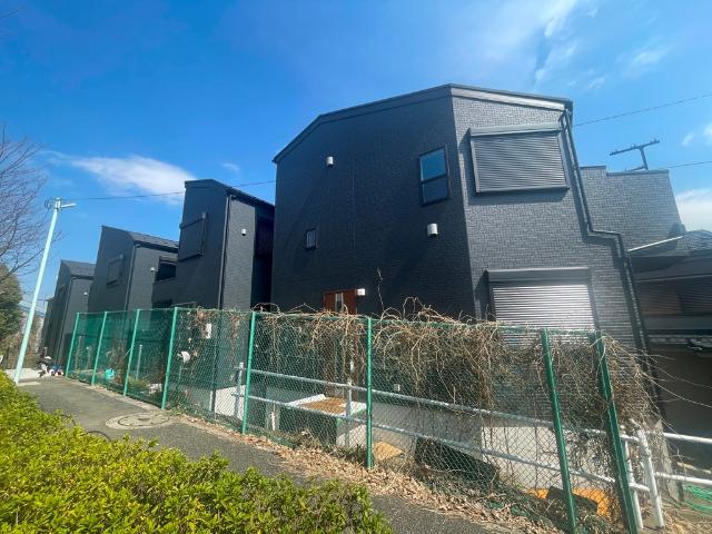 掲載写真は同一敷地内の別棟の写真です