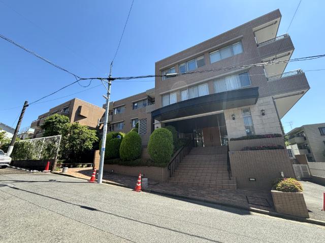 鉄筋コンクリート造地下1階付地上3階建て・総戸数62戸
