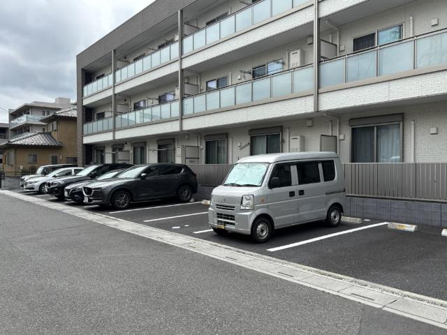 グラーツィア 駐車場