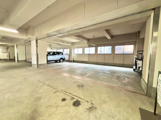 ライオンズマンション府中第３ 駐車場