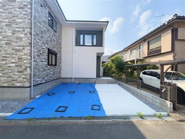 ＫＩＳ流山市松ケ丘１２期　１号棟 駐車場