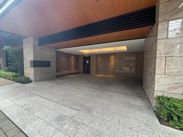 イニシア所沢 エントランス