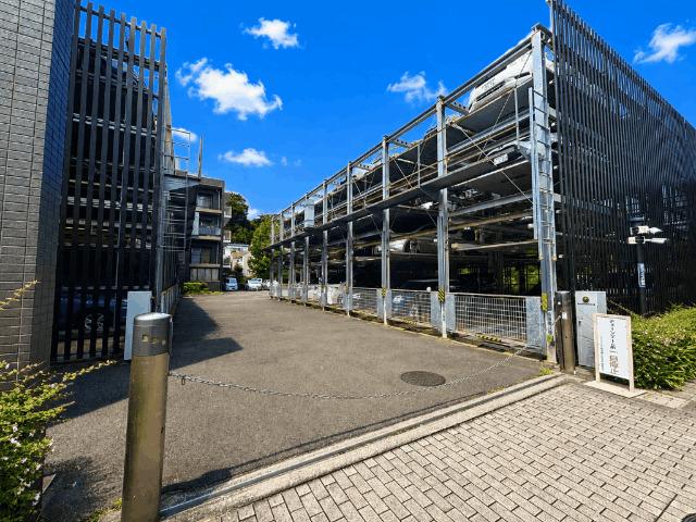 インプレスト横濱鶴ヶ峰WEST 駐車場