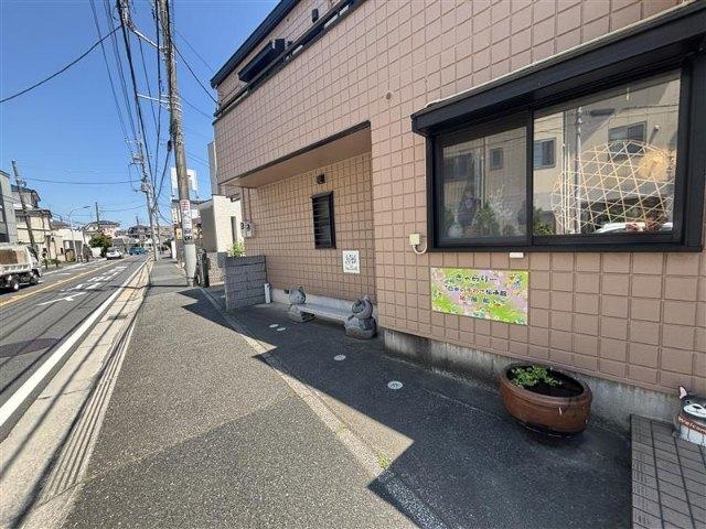 市川市菅野4丁目戸建 エントランス