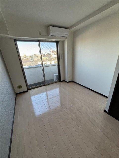 船橋市宮本一丁目売マンション リビング