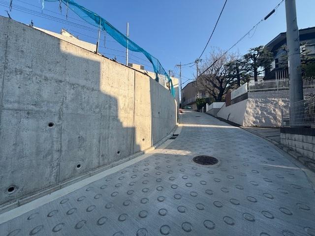 篠原北1丁目新築戸建て　Ａ号棟 前面道路含む現地写真