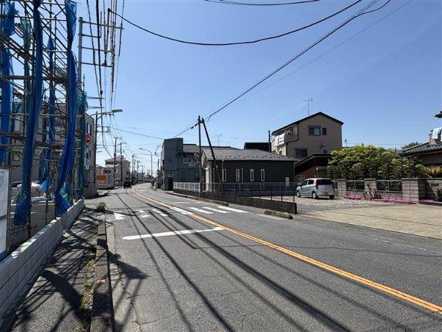 八潮市八潮７丁目　１号棟 前面道路含む現地写真
