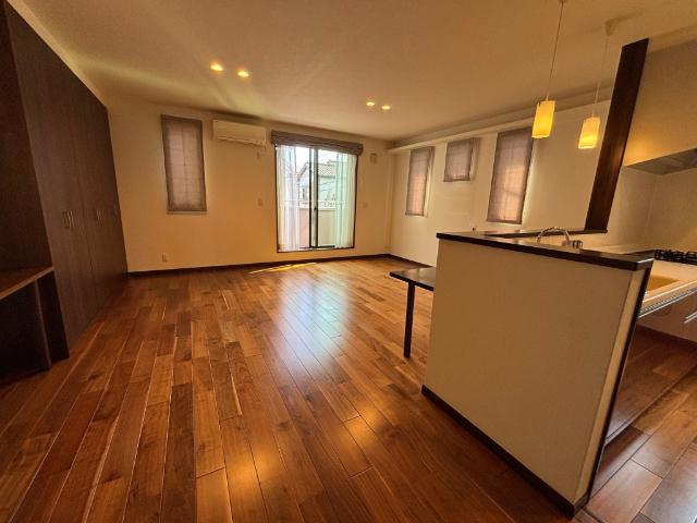 春江町三丁目中古戸建て リビング