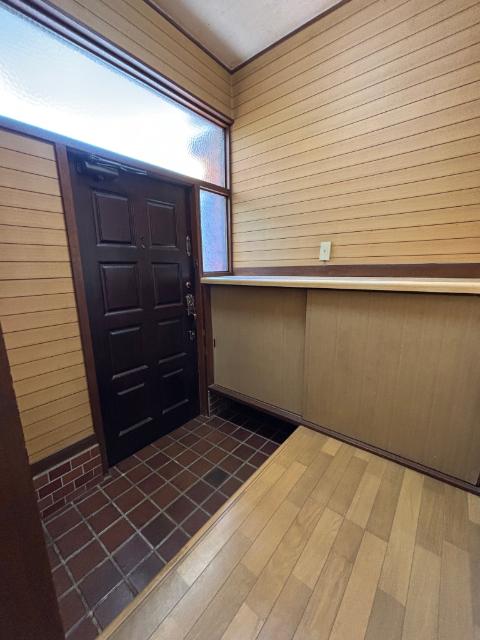 新座市片山中古戸建 玄関