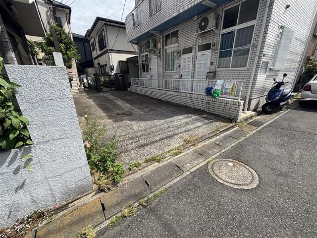 市川市新井３丁目戸建 前面道路含む現地写真