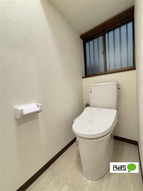 市川市若宮３丁目戸建 トイレ