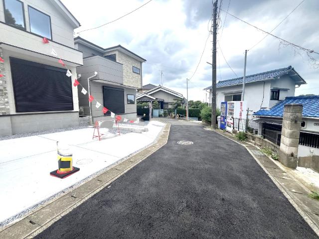 松戸市平賀１０期　１号棟 前面道路含む現地写真
