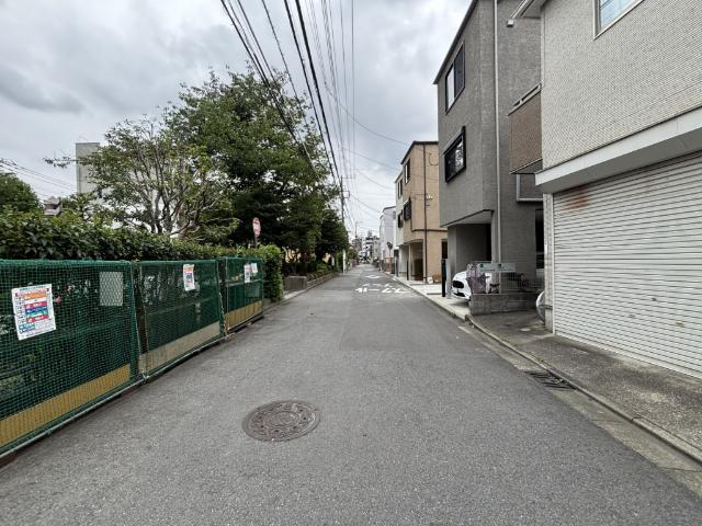 木月４丁目戸建て 前面道路含む現地写真