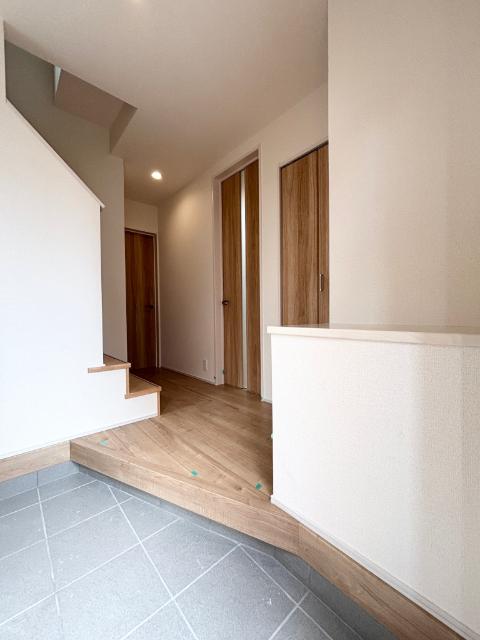 相模原市中央区横山６丁目新築戸建 玄関