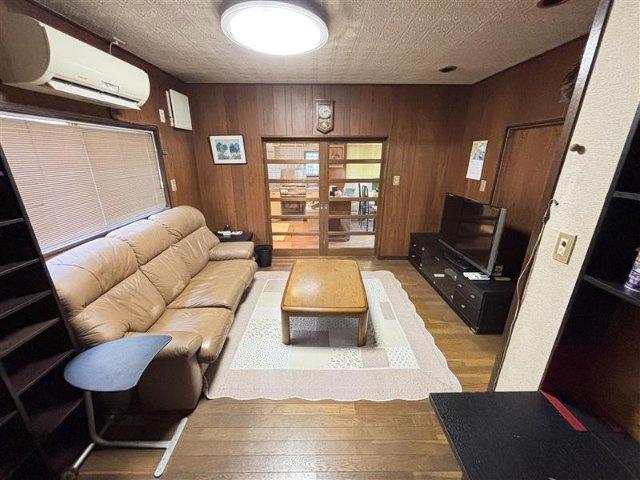 市川市新井３丁目戸建 リビング