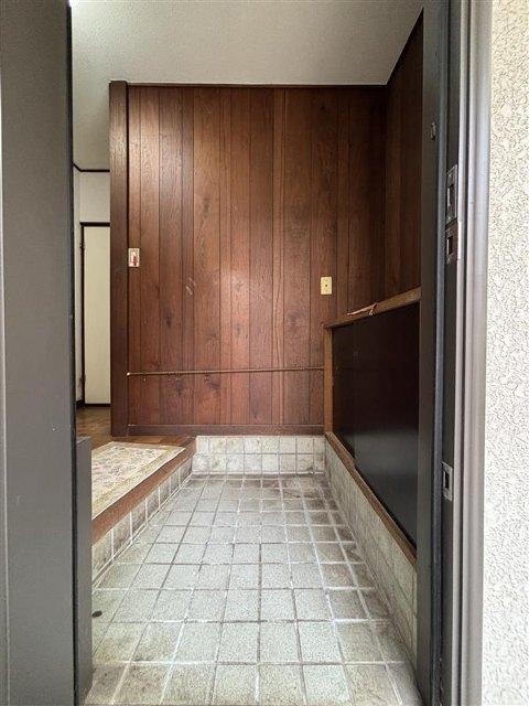 市川市新井３丁目戸建 玄関