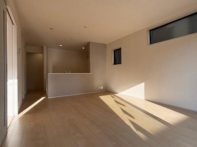 八潮市八潮７丁目　３号棟 リビング