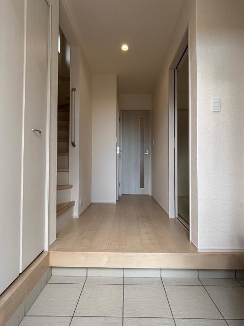八潮市八潮７丁目　１号棟 玄関
