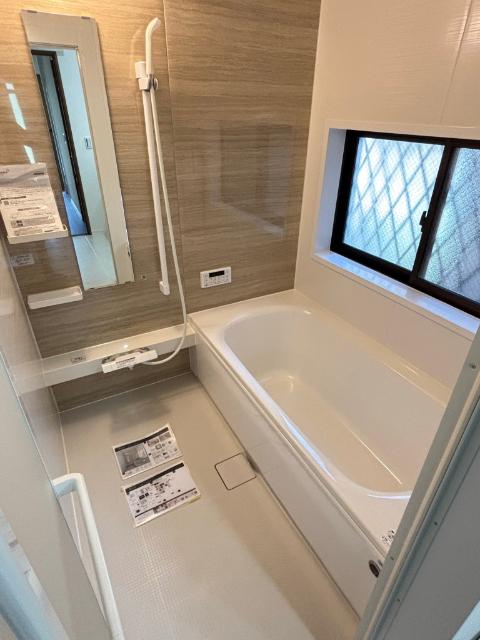 八潮市垳中古戸建 バス／シャワー