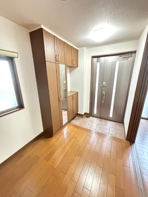 松江7丁目2世帯住宅 玄関
