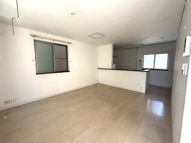 西日暮里三丁目中古戸建 リビング