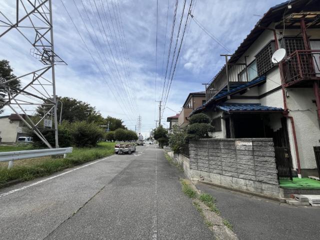 小金原8丁目古屋付土地 前面道路含む現地写真