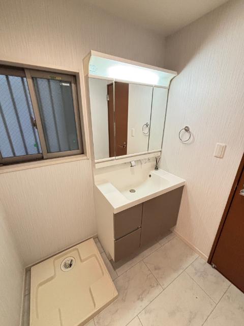 葛飾区新小岩１丁目戸建 洗面