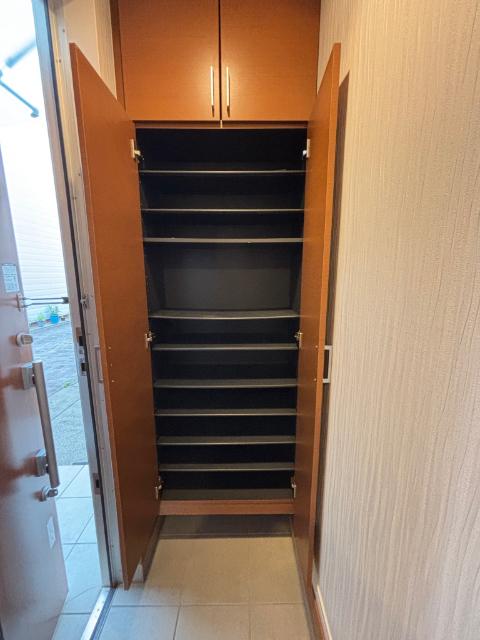 葛飾区新小岩１丁目戸建 玄関