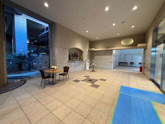 ライオンズヴィアーレ浦和弐番館 ロビー