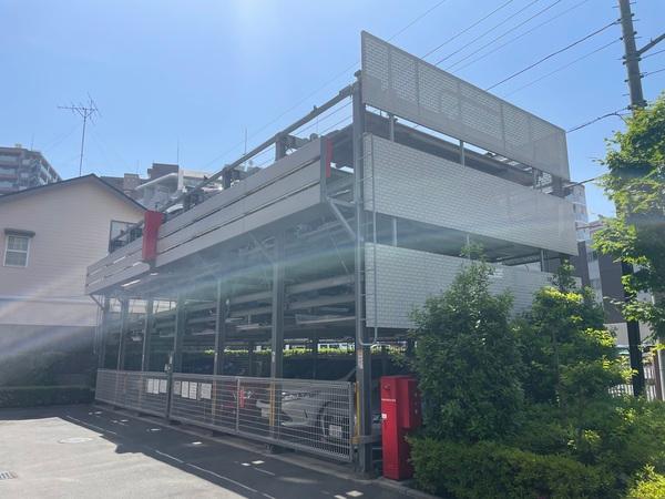 ライオンズヴィアーレ浦和弐番館 駐車場